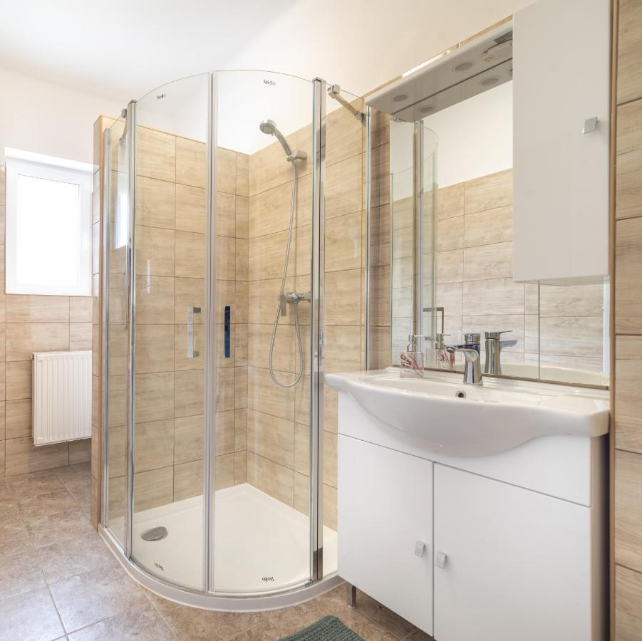 Topaz Apartmanhazak Кестхей Экстерьер фото